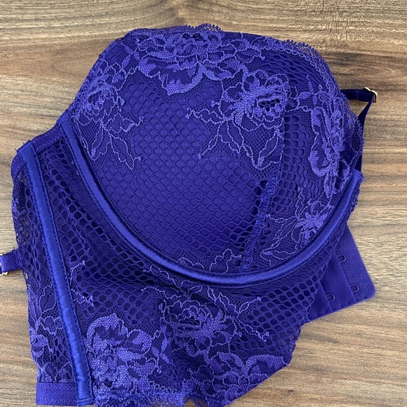 Victoria’s Secret very sexy corset top - Picture 7 of 7